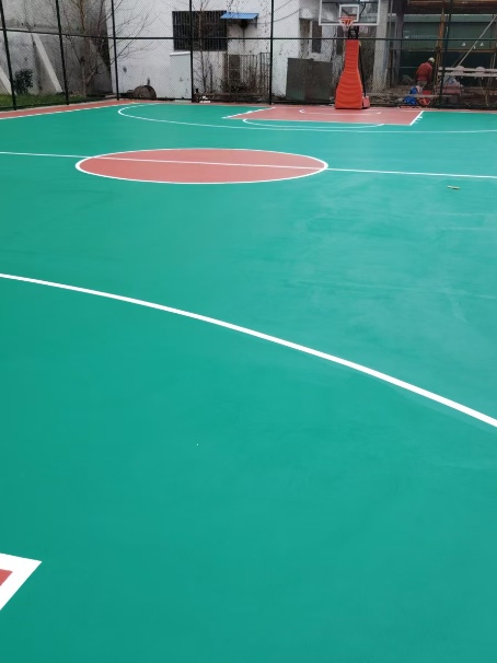 肥东 球场长期使用易出现地面开裂